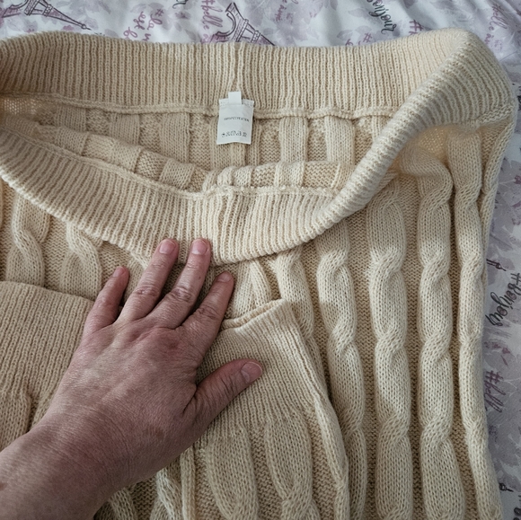 Sweater/Sweater pants set - Picture 2 of 6